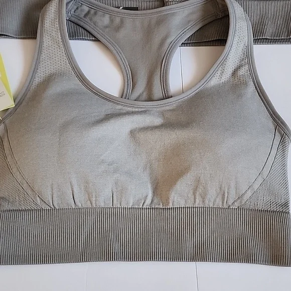 Pack Of 3 New All In Motion Sports Bras Size XXL - Picture 4 of 6